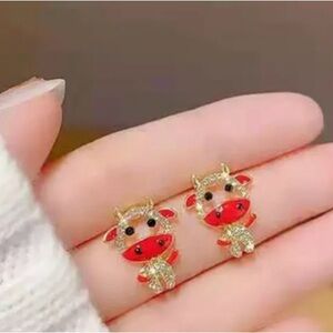 💥Creative And Exquisite Calf Design Stud Earrings, Cute Versatile Animal Jewelry
